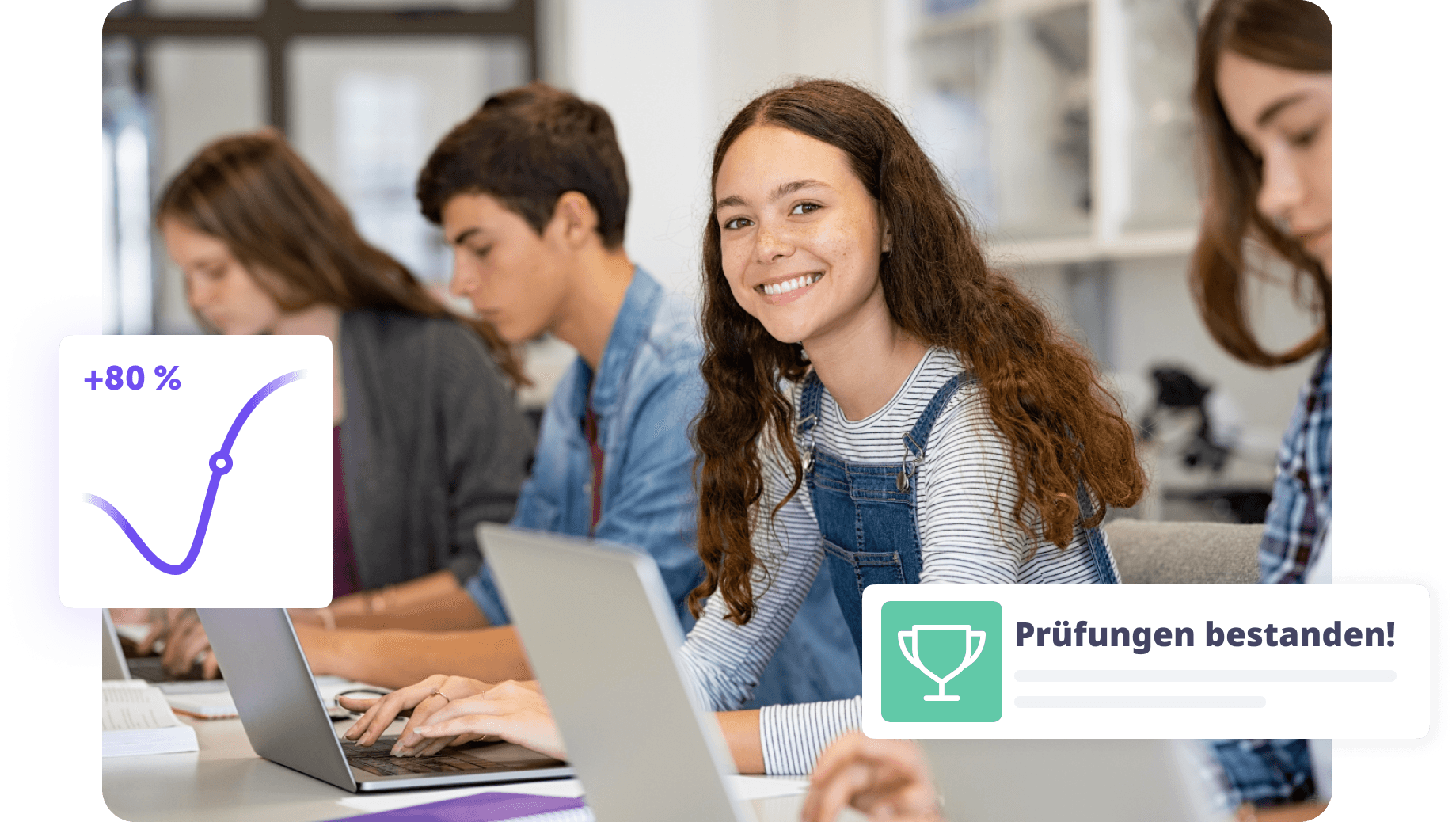 Lächelnde Studentin mit Laptop, Fortschrittsanzeige und Erfolgsmeldung im Hintergrund.