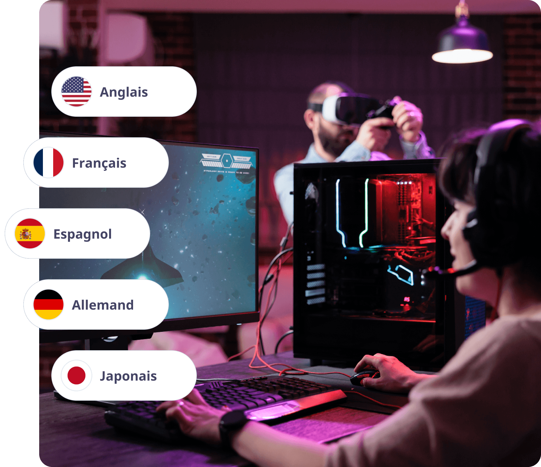 Femme avec un casque jouant à un jeu vidéo.